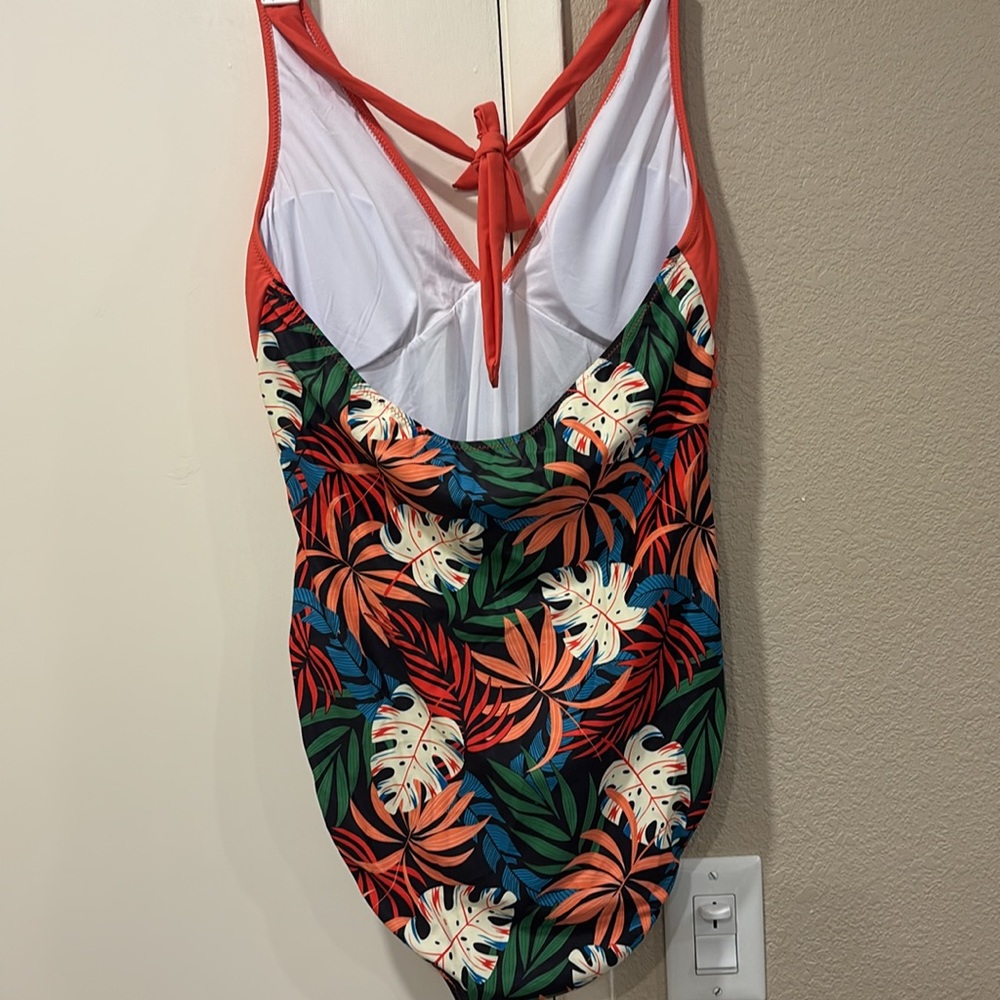 New- Tropical Print Halter Swimsuit - Picture 5 of 5